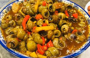 Stir-fried Snail Meat with Rice