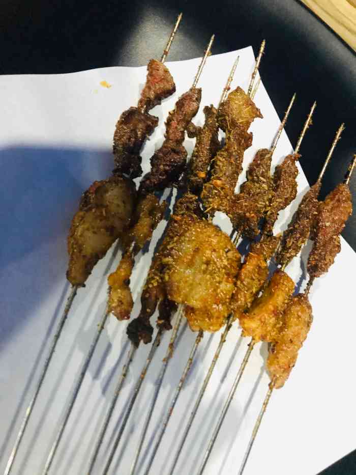 串门儿烧烤店(神舟一路店)-"[薄荷]环境: 在楼顶上,地方挺大的,去.