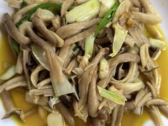 -土砂锅生态山庄·非遗砂锅雅鱼
