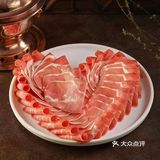 脸上都挂着对美食的期待。他家的手切鲜羊肉，堪称一绝