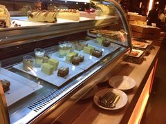 自助取餐区-松山湖凯悦酒店·Café自助餐厅·周末火舞秀表演