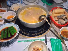 -禄婶鸡煲·打边炉