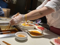 -海底捞火锅鲜切牛肉主题店(长寿路店)