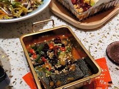 -小董哥烤串·爆汁大油边(故宫店)