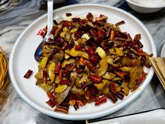 -蔼若春.传承三十年云南菜(金碧公园店)