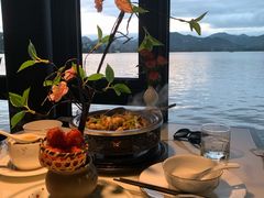 杨梅鳕鱼球-柳莺湖上·湖景餐厅·江南菜(西湖店)