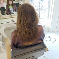 -e hair salon