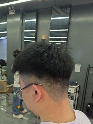 -藤野造型烫发染发