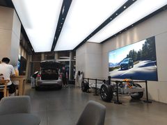 -理想汽车(世纪汇店)