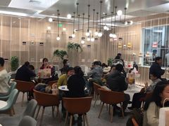 大堂-奈雪的茶(市百一店)