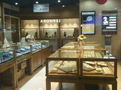 -华夏典当行(龙德广场店)