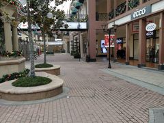 -王府井奥莱临潼小镇(临潼店)