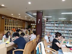 -浦东新区花木街道图书馆