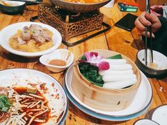 -老滇山寨•云南特色菜•地方菜•民族风情歌舞表演(金碧店)