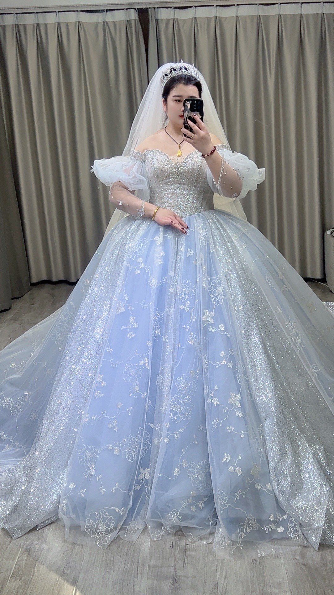 没想到胖mm也有如此好看的蓝色婚纱啦