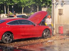 -上海星瀚奔驰4S店(红柳路店)