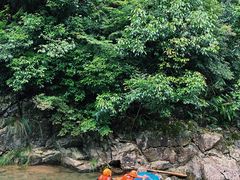 -安吉龙王山峡谷漂流