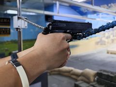 -都市枪神实弹射击俱乐部