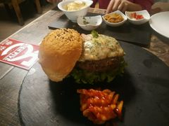 -HIGH FIVE哈福手工汉堡(桂林路店)