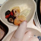 我家就在饭店附近住着了