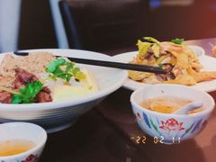 -大头虾越式风味餐厅(光明广场店)