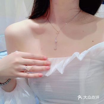不得不夸一夸我家那位的眼光 中午约好了一起去露天用餐