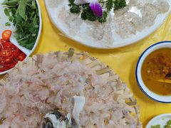 -官塘陈记鱼生·潮汕砂锅粥·牛肉火锅(潮枫路总店)