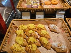 -广州万富希尔顿酒店·感趣自助餐厅·金秋蟹宴生蚝海鲜刺身