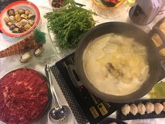 -鲜入围煮花胶鸡海鲜火锅