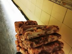 -洞庭洲·防空洞火锅·烧烤·铜锅涮肉(新百广场店)