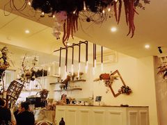 -FLOVIE FLORIST CAFE