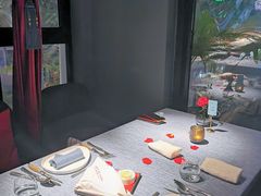 -弦月窗LUNETTE BY AMANDA(复兴路店)