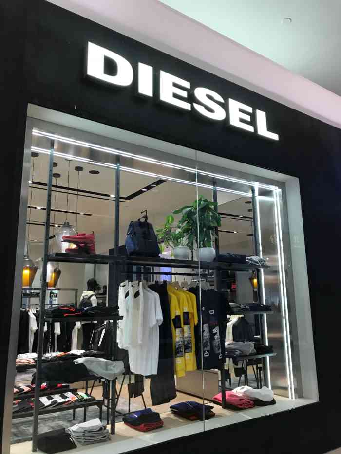 diesel(杭州国大城市广场店)-"意大利的服装品牌整体的服装,感觉就是