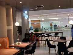 -POKEE VIA&Brunch·维娅(重庆来福士店)