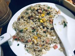 -两三事小郡肝串串香火锅(桂庙店)