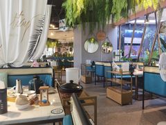 大堂-三个椰子·现砍椰子鸡(金源CBD店)
