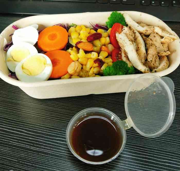 本味轻食馆(正光路店)-"这几天都没有做饭,中午随便订了一家轻食.