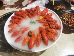 -沪小胖小龙虾(淮海中路旗舰店)