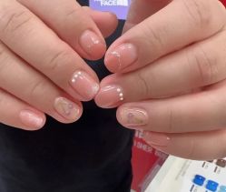 -进巍美甲美睫店