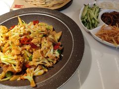 土猪肉炒菜花-北院·果木烤鸭·25年东北菜(创意产业园店)