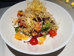 三文鱼无花果藜麦沙拉-MONICH牛排融合餐厅(和义大道购物中心店)