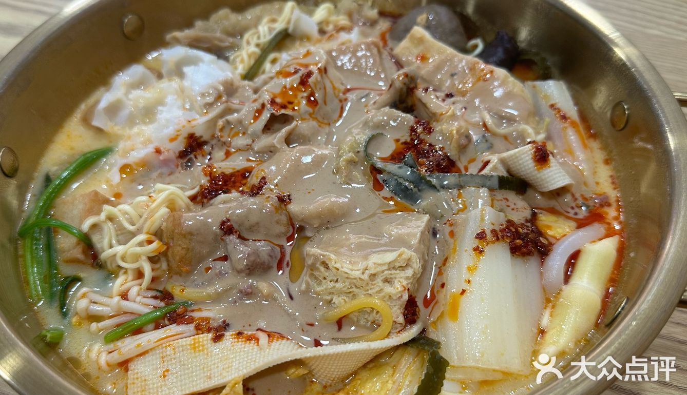 大快朵颐的麻辣烫体验