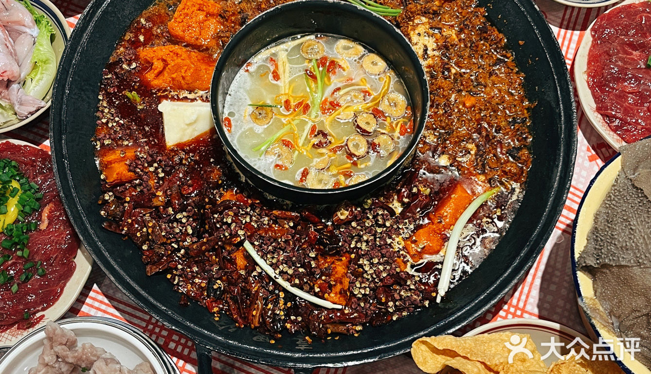 在南昌三店齐开的重庆风味老火锅！进门起我的嘴没停过...