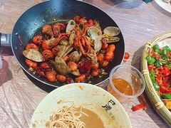 -巴厘龙虾·榜首油焖大虾(音乐学院·沿江酒馆店)