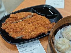 -莱莱小笼·乔艾