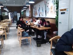 大堂-三好食堂(煎饺·馄饨·肉饼米线·盛世广场店)