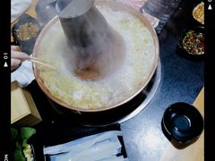 -果松木炭酸菜铜火锅·外婆参鸡汤