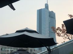 -UNI UNI(环亚凯瑟琳店)