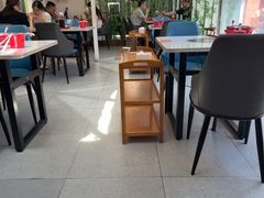-毛辣果·贵州红酸汤牛肉火锅(西单店)