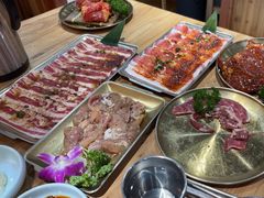 -汉城烤肉·黑金冠(华山路店)